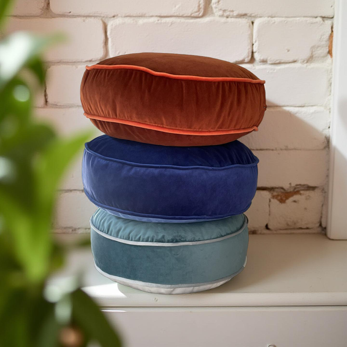 ROUND SCATTER CUSHIONS