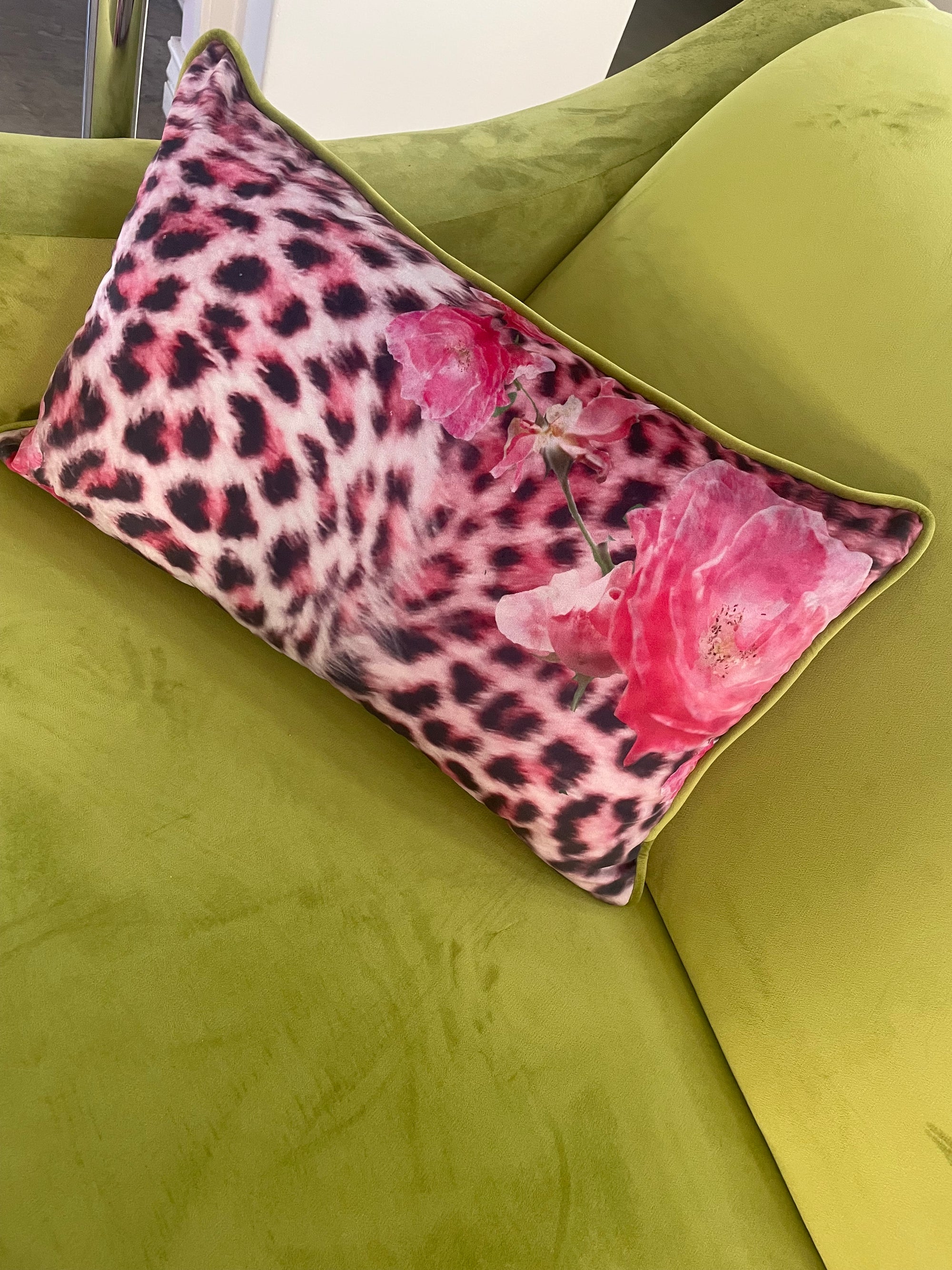 SCATTER CUSHIONS - CERISE LEOPARD & ROSES
