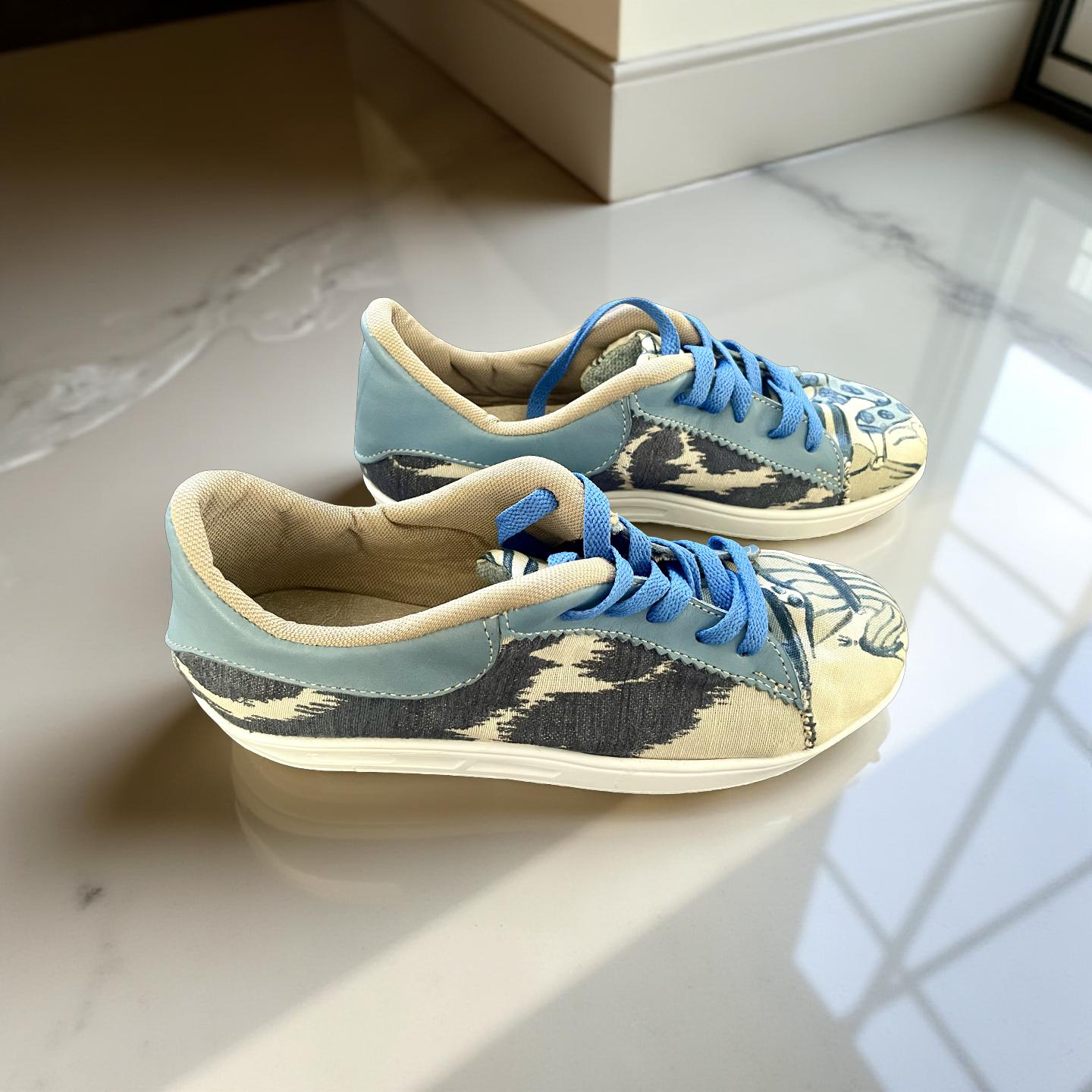 SNEAKERS - POWDER BLUE LEATHER AND NAVY FABRICS - SIZE 38
