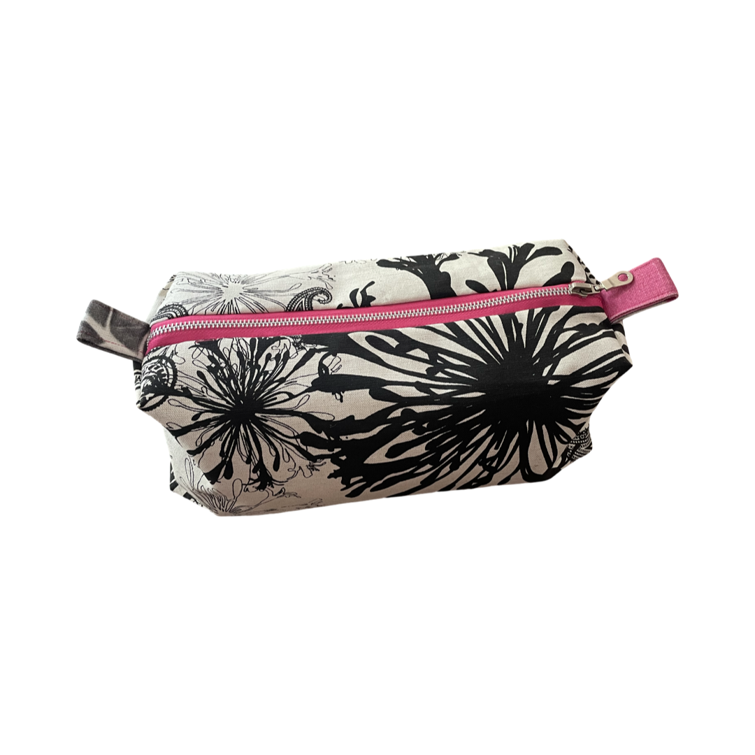 COSMETIC BAGS - BLACK AGAPANTHUS FLORAL