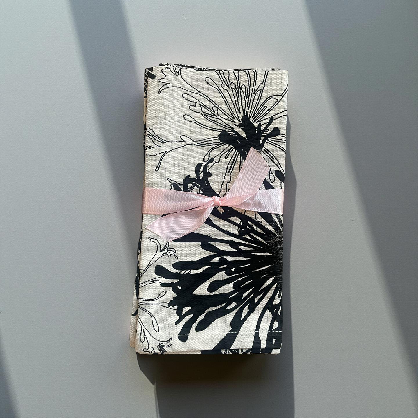 SERVIETTES - BLACK FLORAL