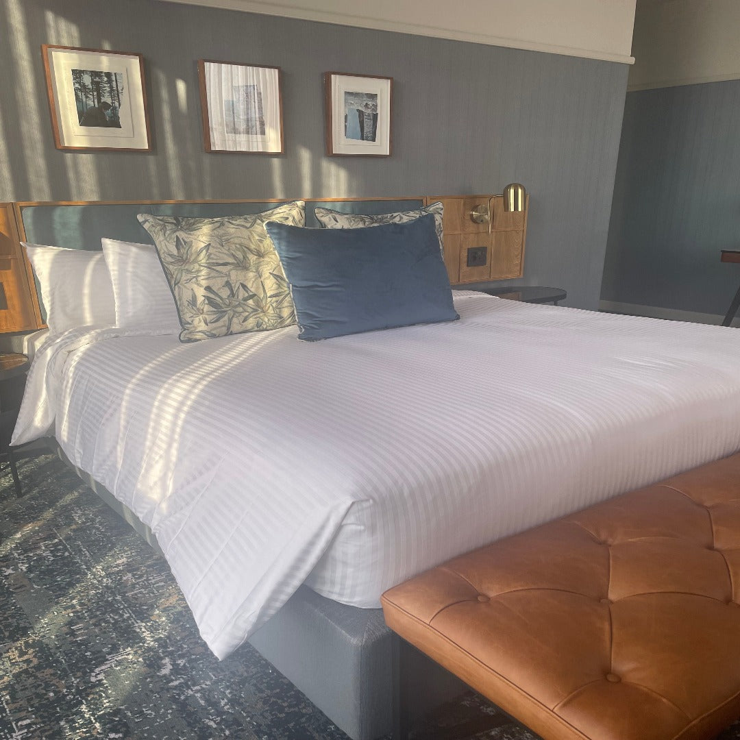 TEXTURE AND COLOUR IN A HOTEL ROOM